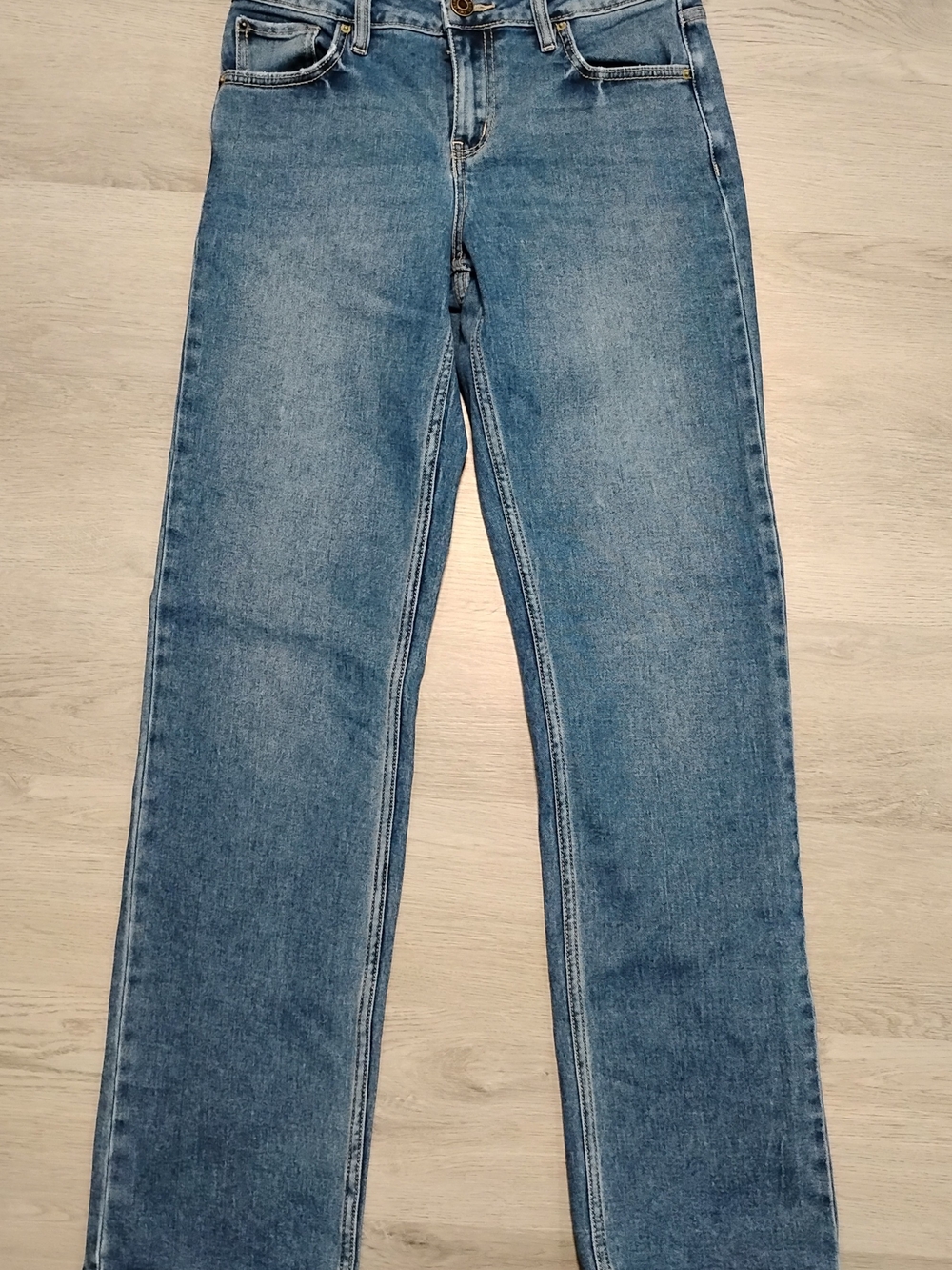 YMI Women's Straight-Leg Jeans in Medium Blue Wash. Size 3/26. Waist - 28 Inches